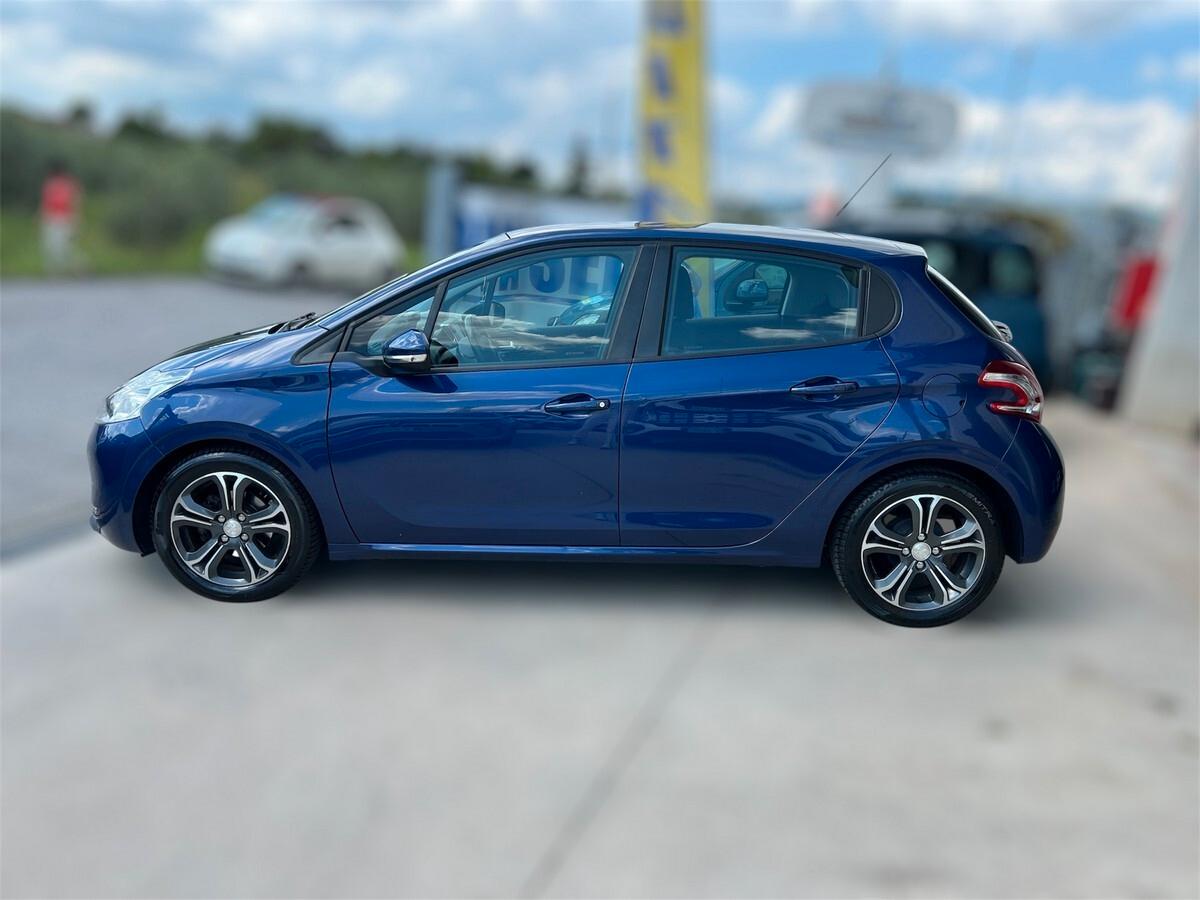 Peugeot 208 PureTech 82 5 porte Access APPENA FATTO ​CINGHIA DI DISTRIBUZIONE / X NEOPATENTATI