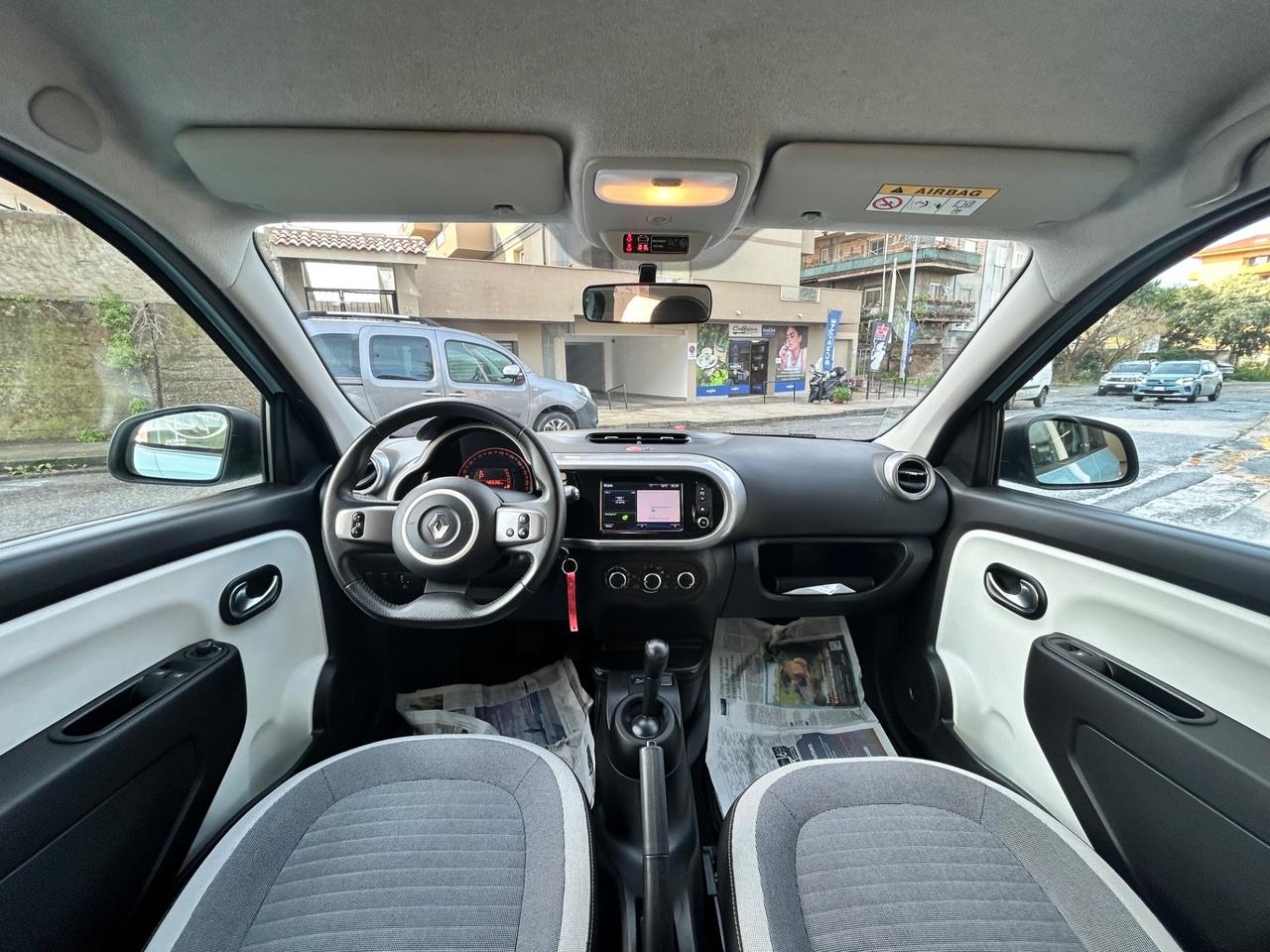 Renault Twingo SCe EDC La Parisienne