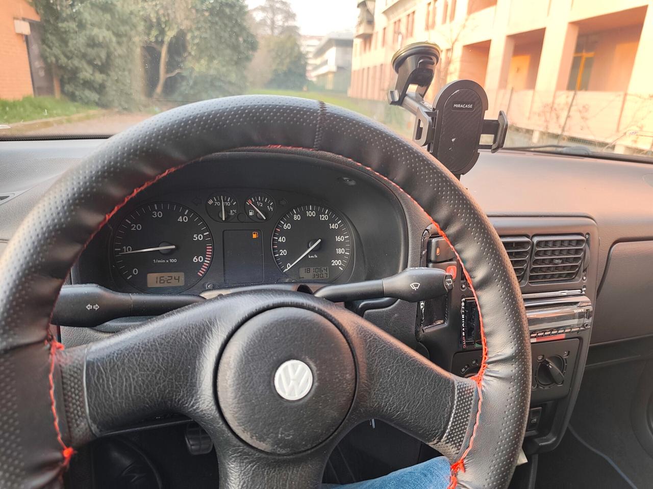 Volkswagen Polo 1.4 Benz 5 porte neopatentati