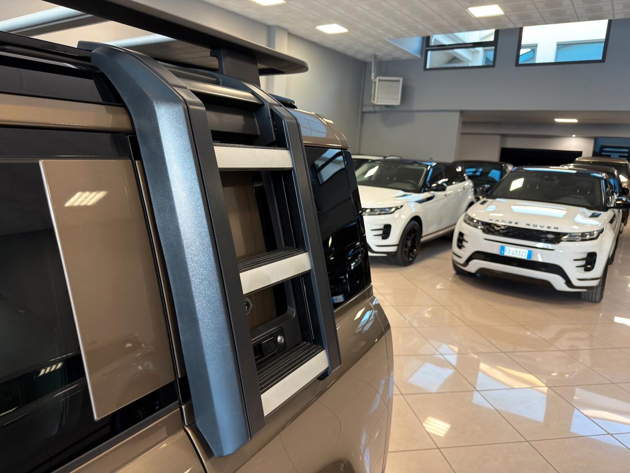 Land Rover Defender 110 3.0D I6 200 CV SE N1 AUTOCARRO PREZZO + IVA