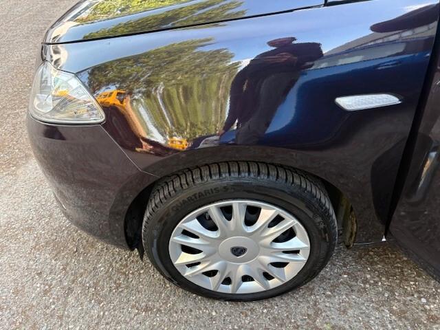 Lancia Ypsilon 1.2 69 CV 5 porte S&S Gold