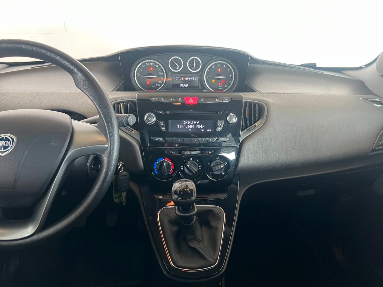 Lancia Ypsilon 1.2 69 CV 5 porte Gold KM 76.638 OK NEOPATENTATI