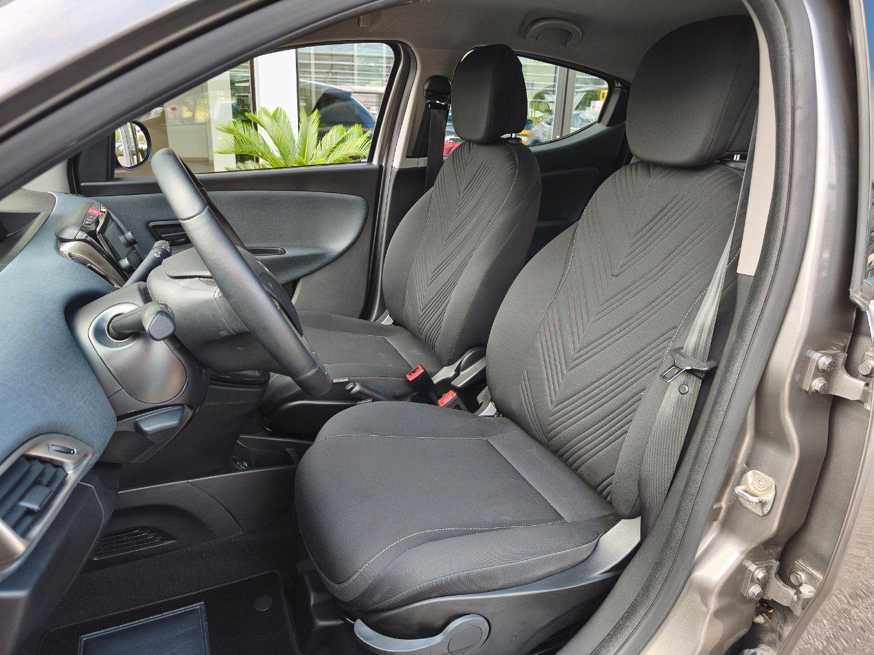 Lancia Ypsilon 1.0 hybrid Gold 70cv (5 POSTI + NAV) OK NEOPATENTATI