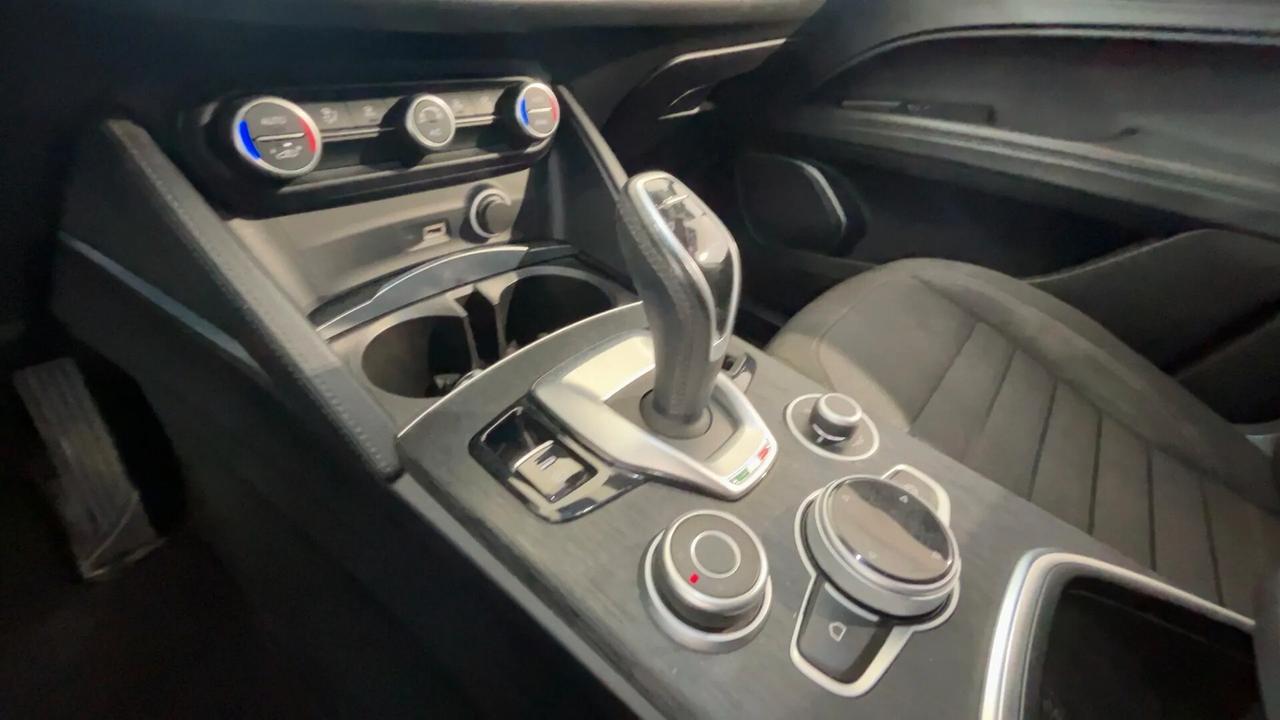 Alfa Romeo Stelvio 2.2 Turbodiesel 190 CV AT8 Q4 Business