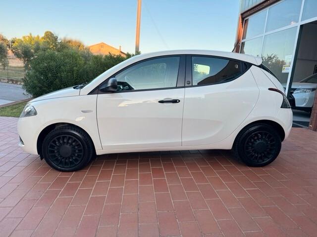 Lancia Ypsilon HYBRID soli 39000 km da 90 euro al mese