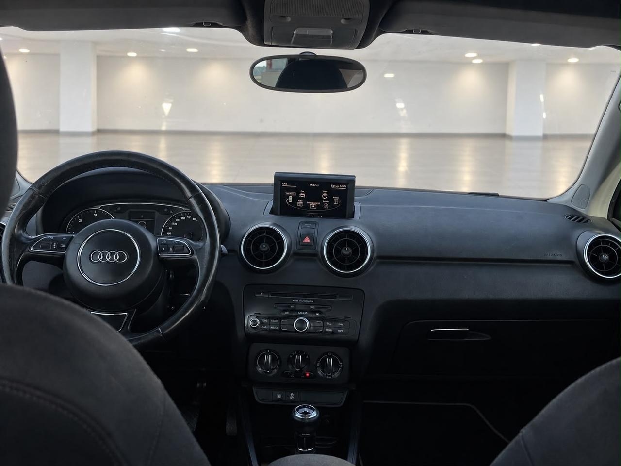 Audi A1 Sportback 1.6 TDI 90 CV – 5 Porte – Navi – Doppia Chiave OK NEOPATENTATI