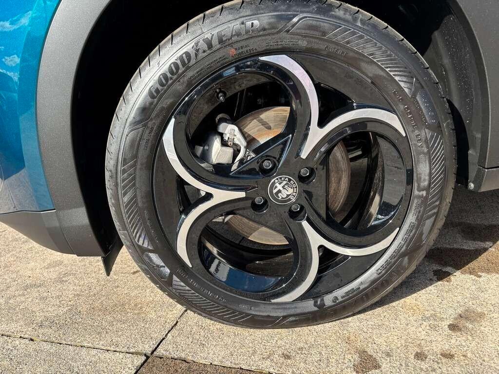 Alfa Romeo Junior 1.2 145 CV Hybrid eDCT6 Speciale KM 0 IVA ESPOSTA Tua a soli 269 Euro al mese