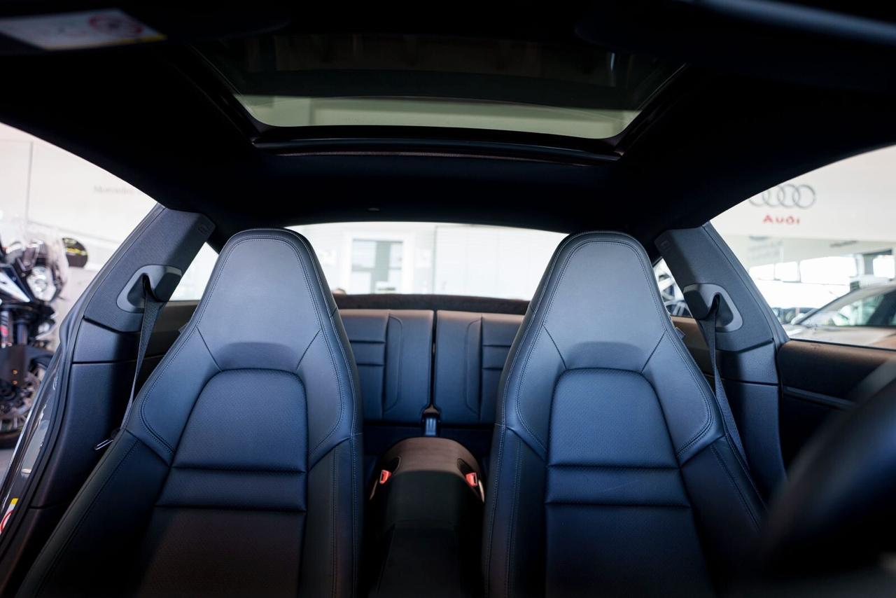Porsche 911 Carrera