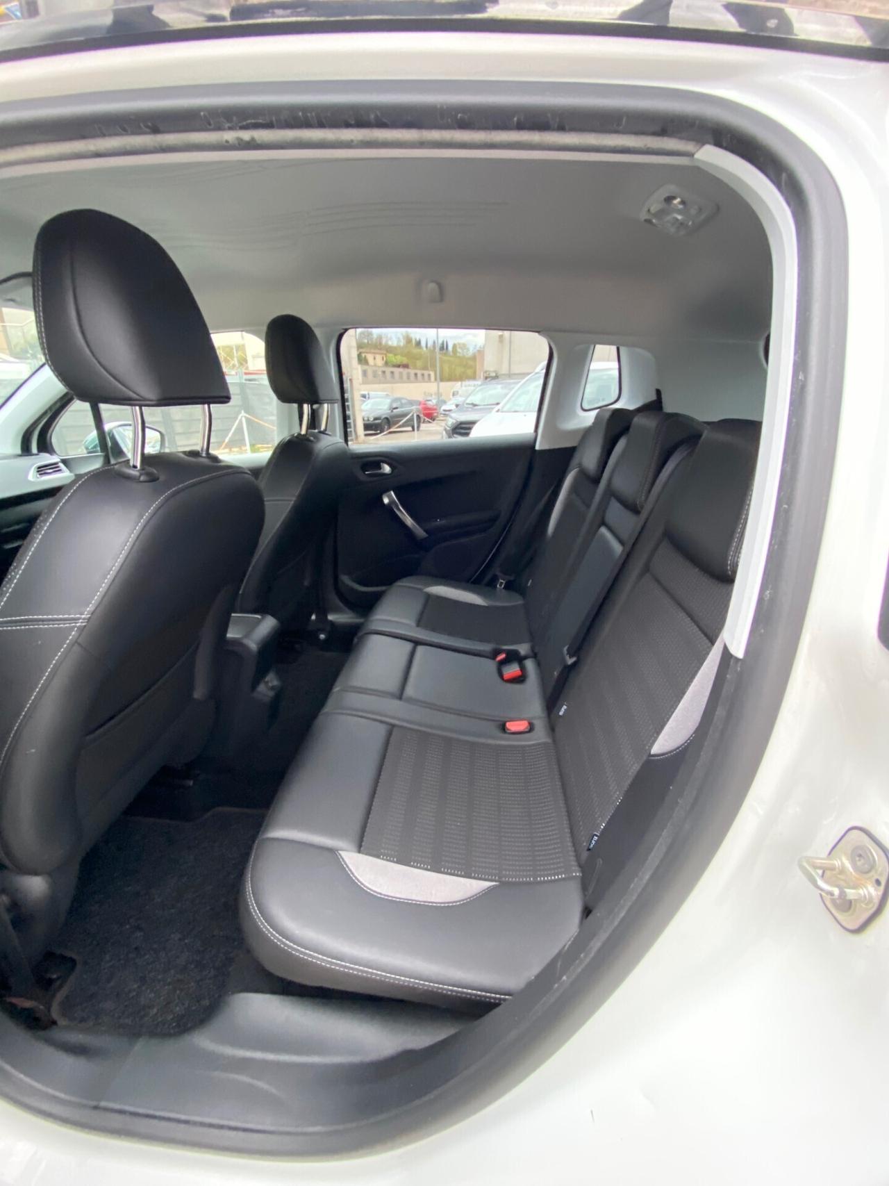 Peugeot 2008 1.6 e-HDi 115 CV Stop&Start Allure