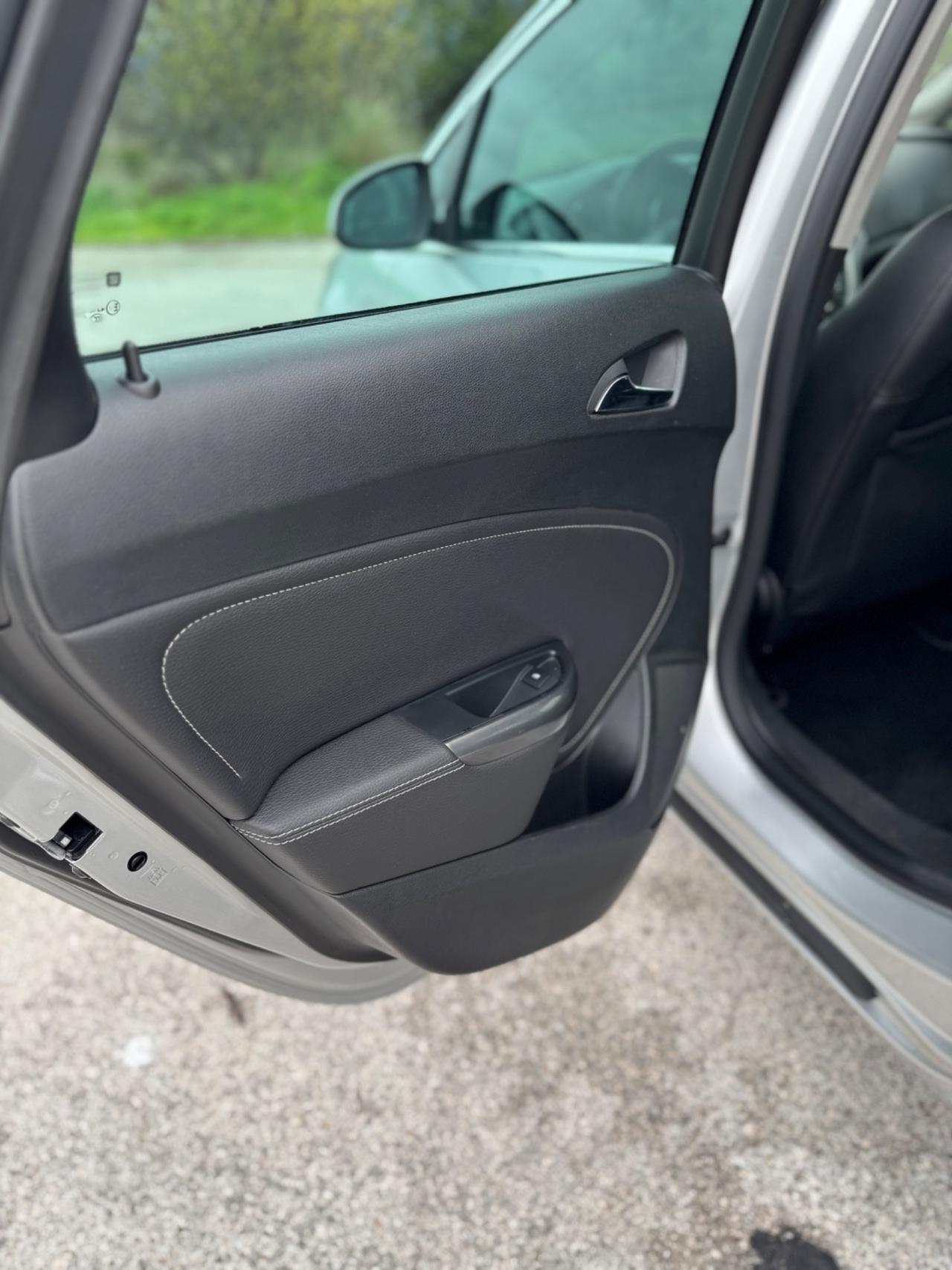 Opel Astra 1.4 Turbo 140CV Sports Tourer GPL Tech Cosmo