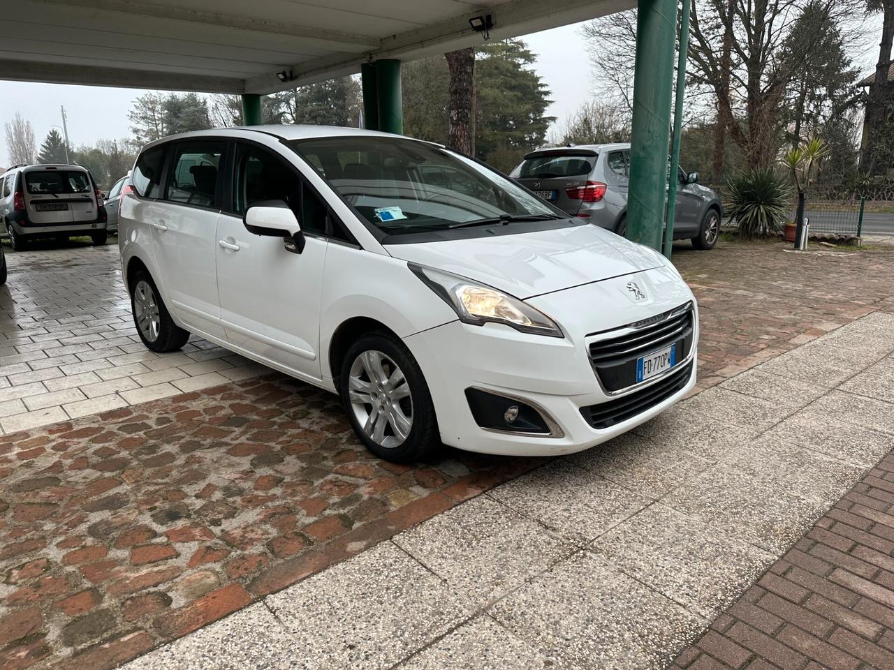 Peugeot 5008 1600 HDI AUT. 7 POSTI