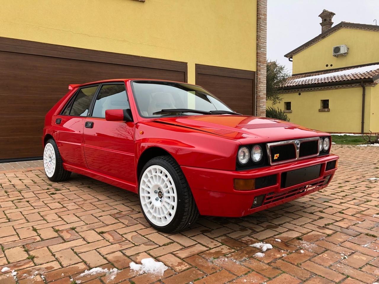 Lancia Delta HF Integrale Dealer's collection
