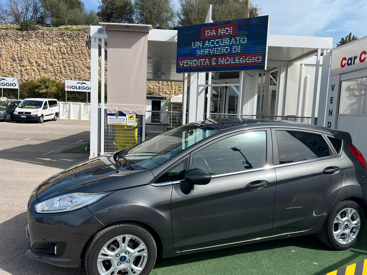 Ford Fiesta 1.5 TDCi 75CV 5 porte Titanium