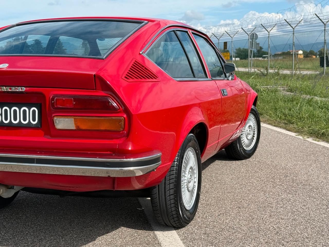 Alfa Romeo Alfetta GT 1.6 "TARGA SPECIALE - LAVORI IMPORTANTI ESEGUITI"