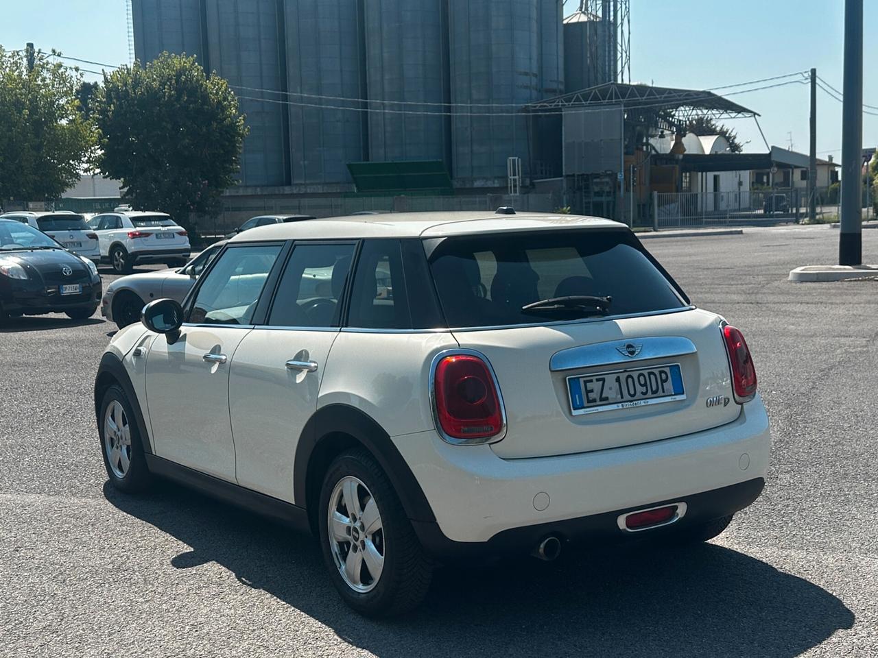Mini 1.5 Cooper D 5 porte