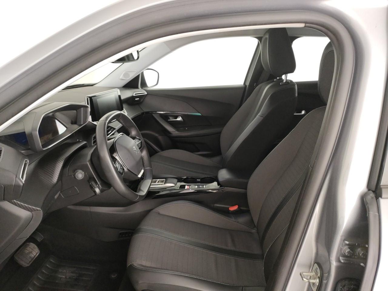 PEUGEOT e-2008 Allure Pack 100kW