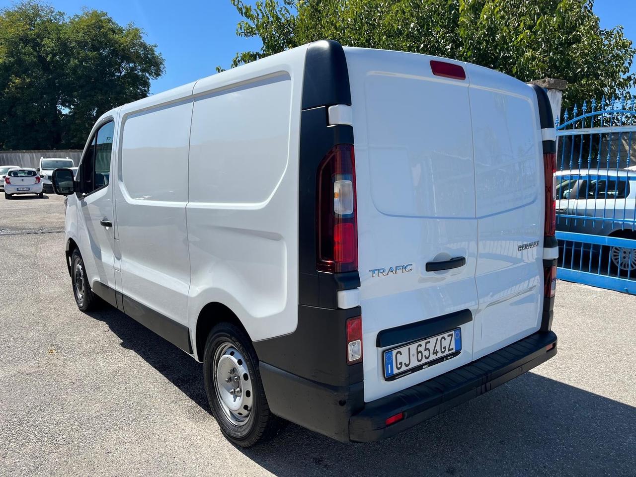 Renault trafic cargo-2.0 dci-2022