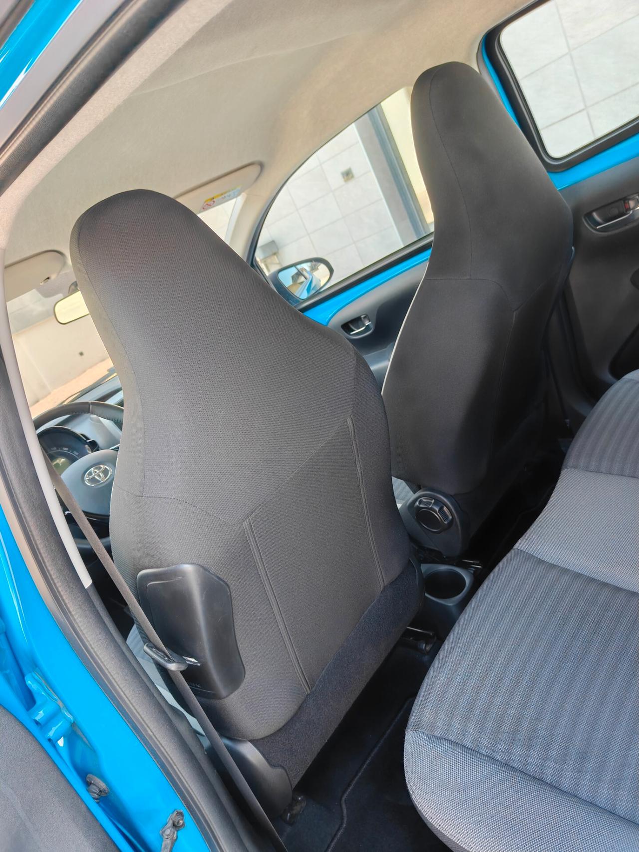 Toyota Aygo 1.0 VVT-i 72 CV 5 porte x-fun