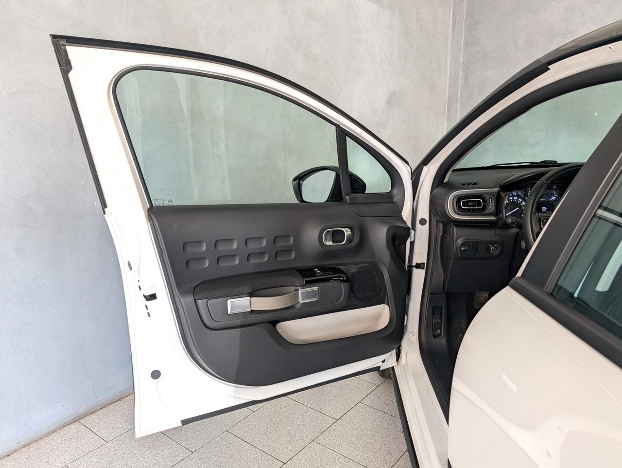 Citroen C3 1.2 puretech 83cv Shine