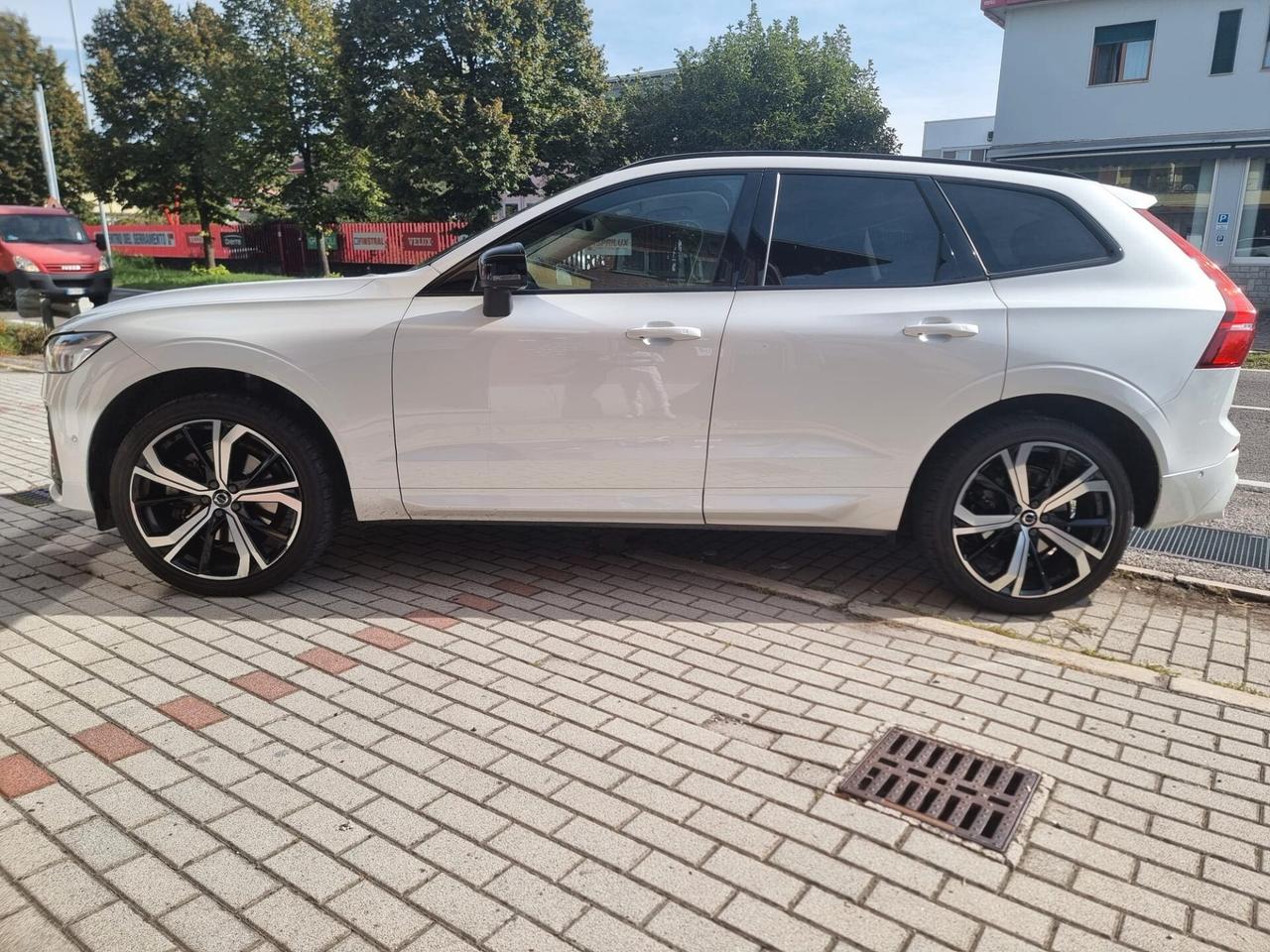 Volvo XC 60 XC60 B4 (d) AWD automatico Ultimate Dark