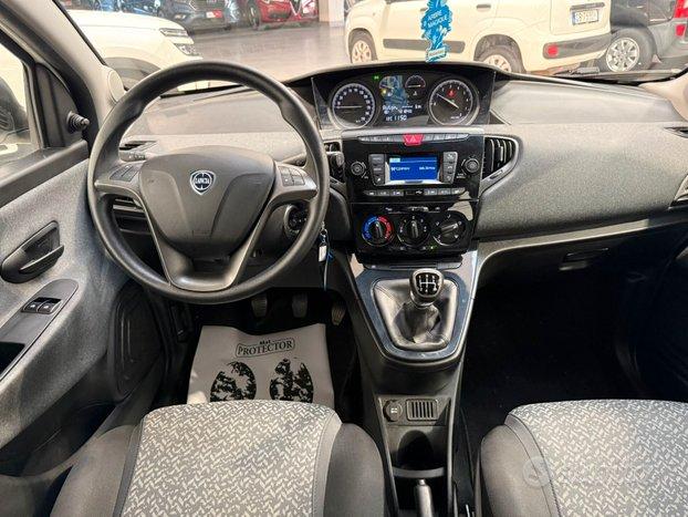 Lancia Ypsilon 1.2 69 CV S&S Elefantino Blu