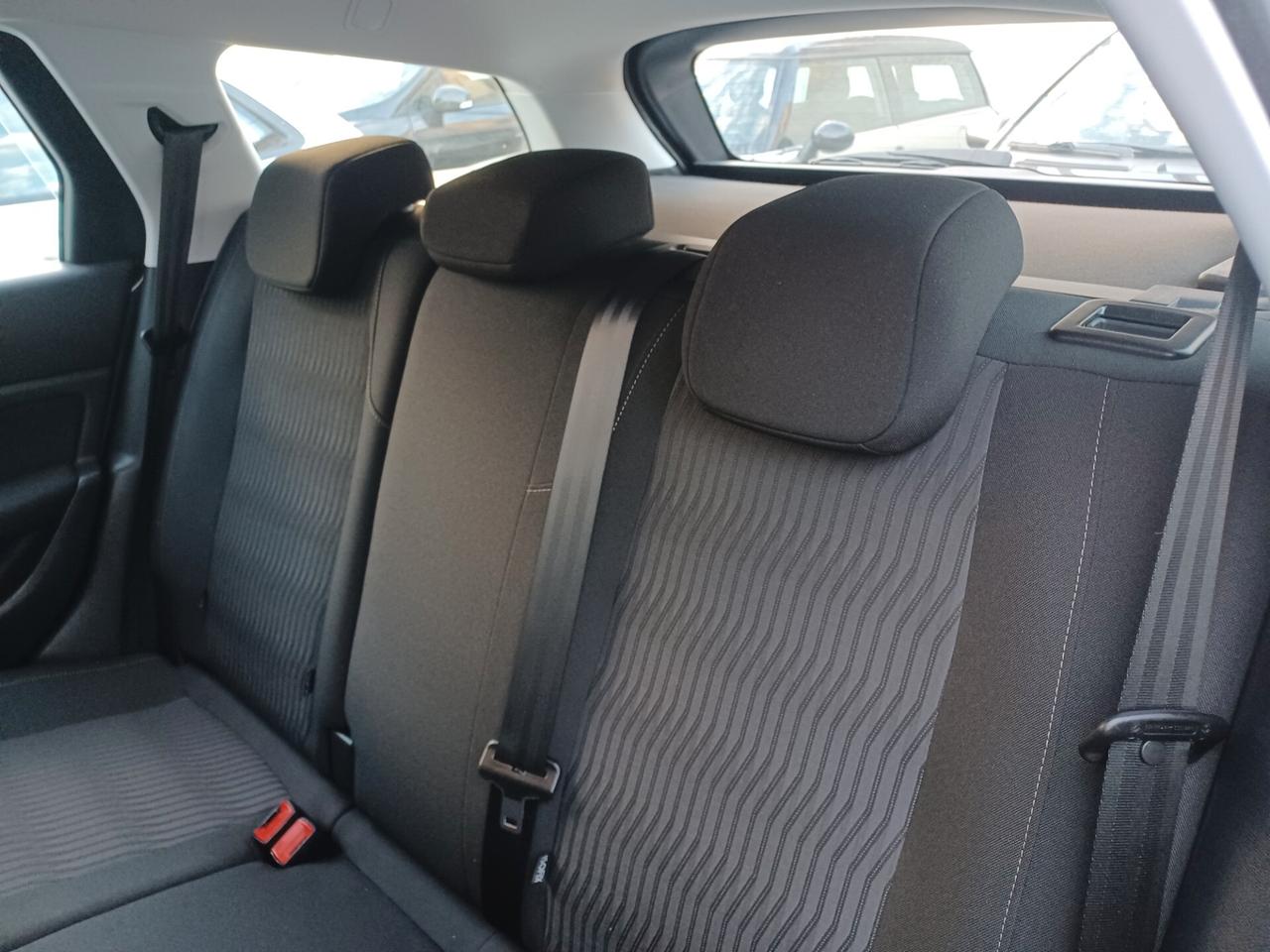 Peugeot 308 1..6 HDI 115CV ALLURE S.W.