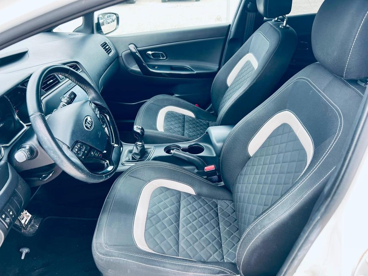 Kia Ceed cee'd 1.6 CRDi 110 CV 5 porte GT - LINE