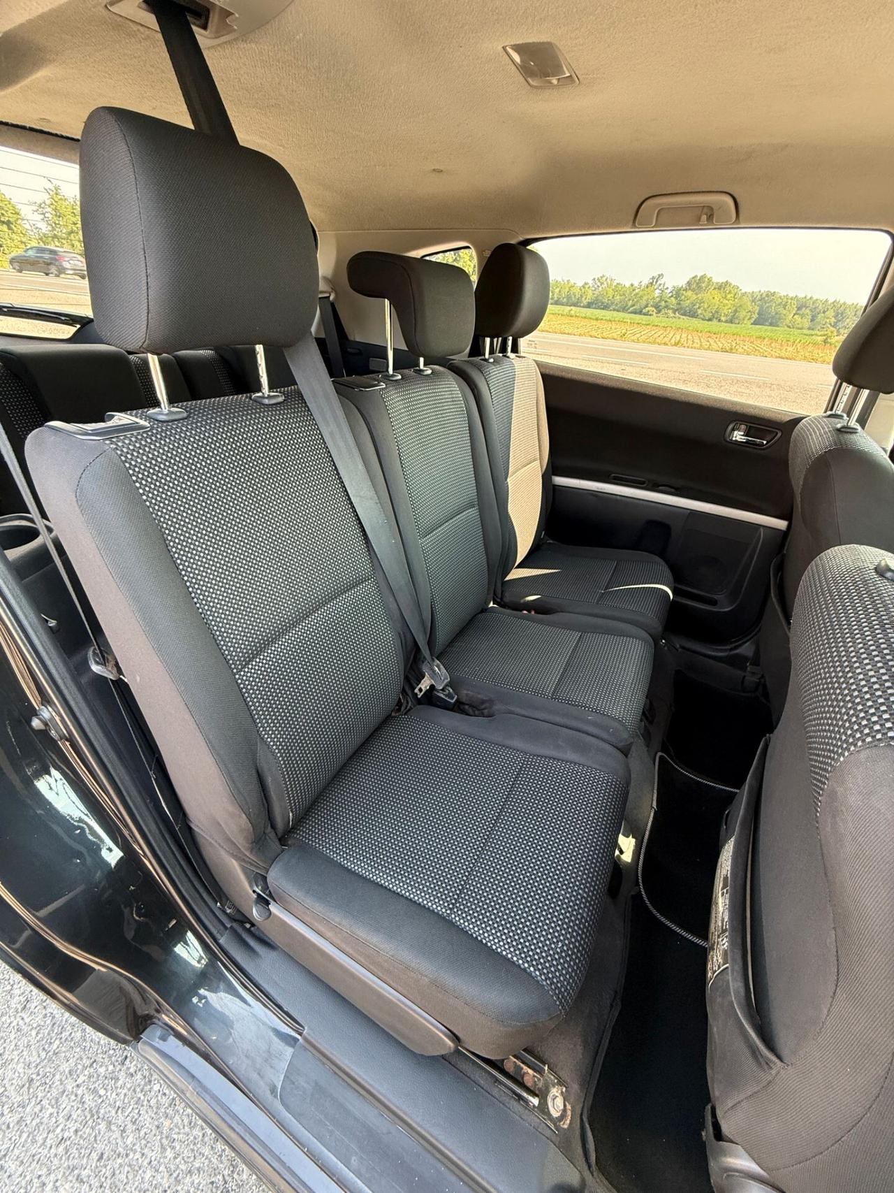 Toyota Corolla Verso 2.2 - 7 POSTI