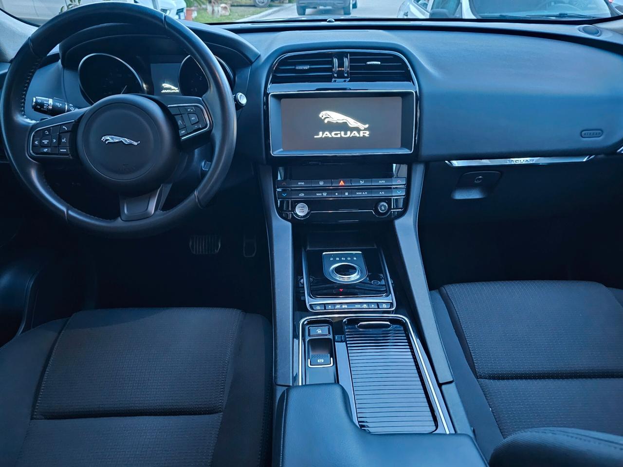 Jaguar F-Pace 2.0 D 240 CV AWD aut. Pure
