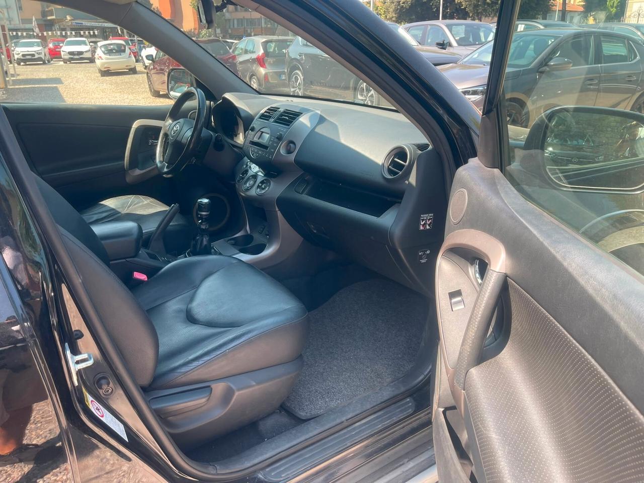 Toyota RAV 4 RAV4 2.2 D-4D 177 CV Luxury
