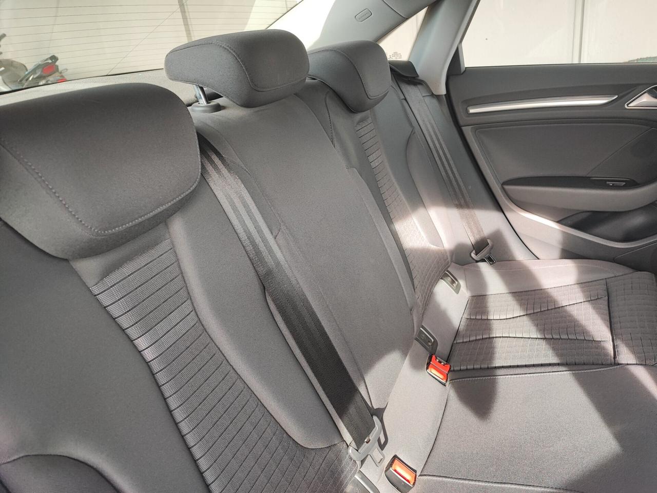 Audi A3 Sedan 1.6 TDI S tronic Sport
