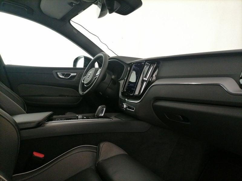 Volvo XC60 2.0 b4 R-design awd auto