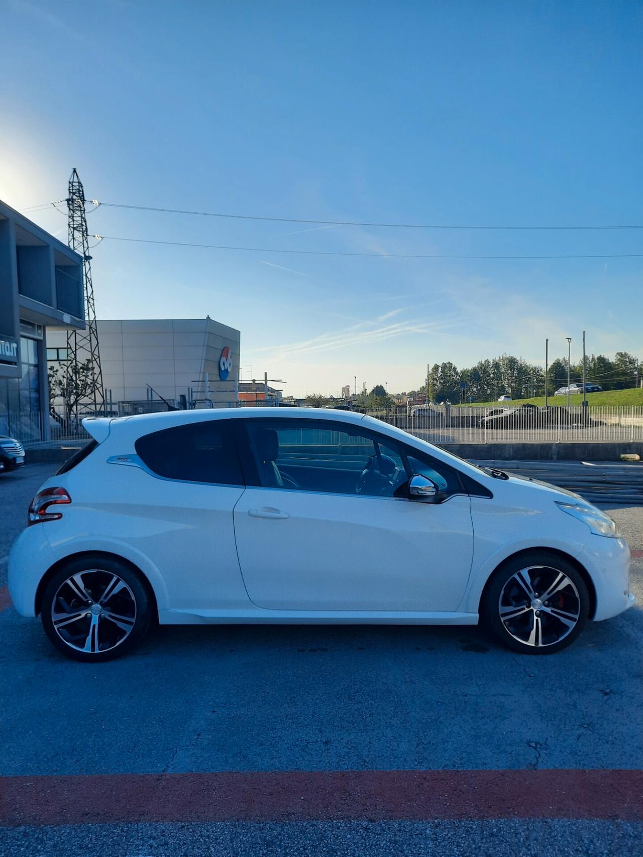 Peugeot 208 1.6 THP 200 CV 3 porte GTi
