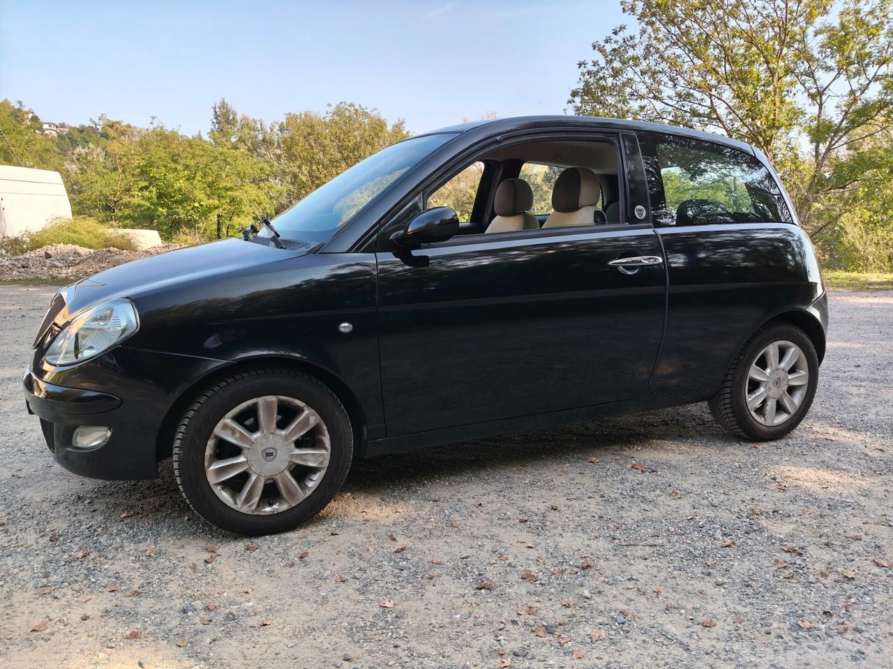 Lancia Y 1.2 Oro Benzina Ok Neopatentati