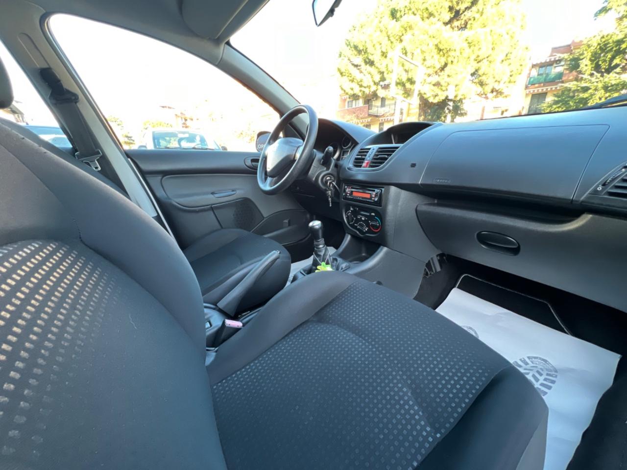 Peugeot 206 CON 12 MESI DI GARANZIA INCLUSI NEL PREZZO