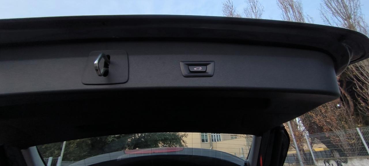 BMW X1 auto incidentata