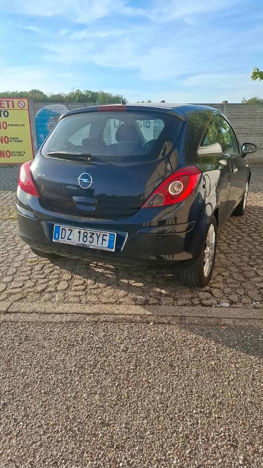 Opel Corsa 1.2 3 porte Enjoy