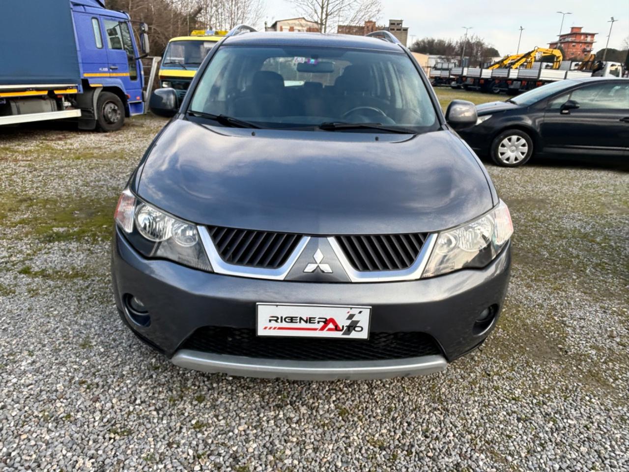 Mitsubishi Outlander 2.0 DI-D Intense DPF