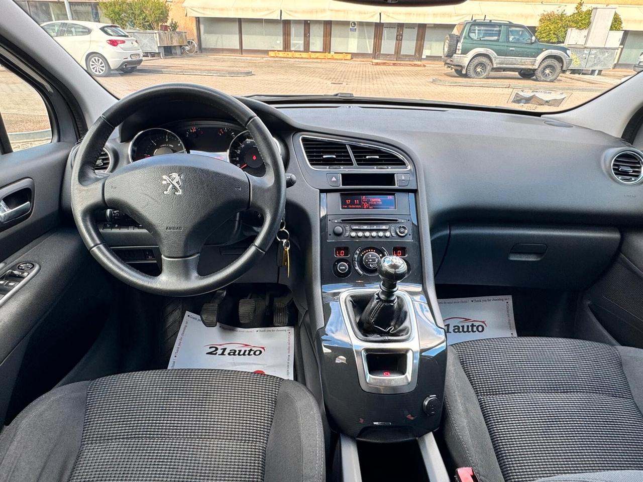 Peugeot 5008 1.6 HDi 115CV Allure