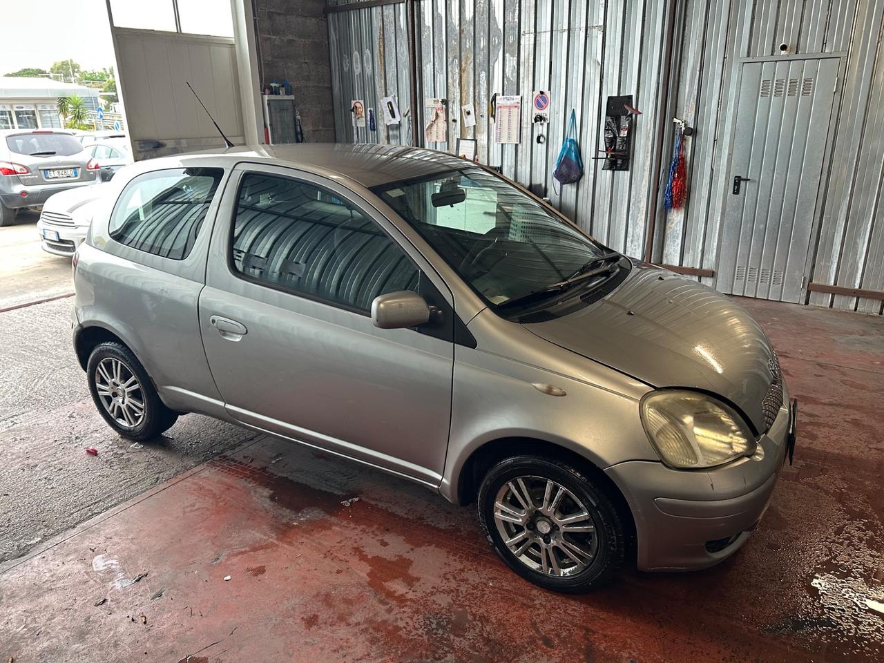 Toyota Yaris 1.4 tdi D-4D cat 3 porte Blue