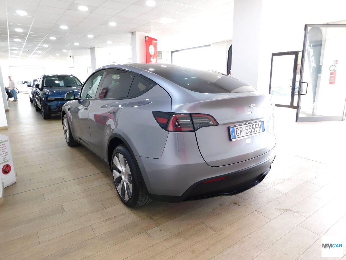 TESLA - Model Y - Long Range AWD