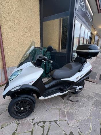 PIAGGIO MP300 **