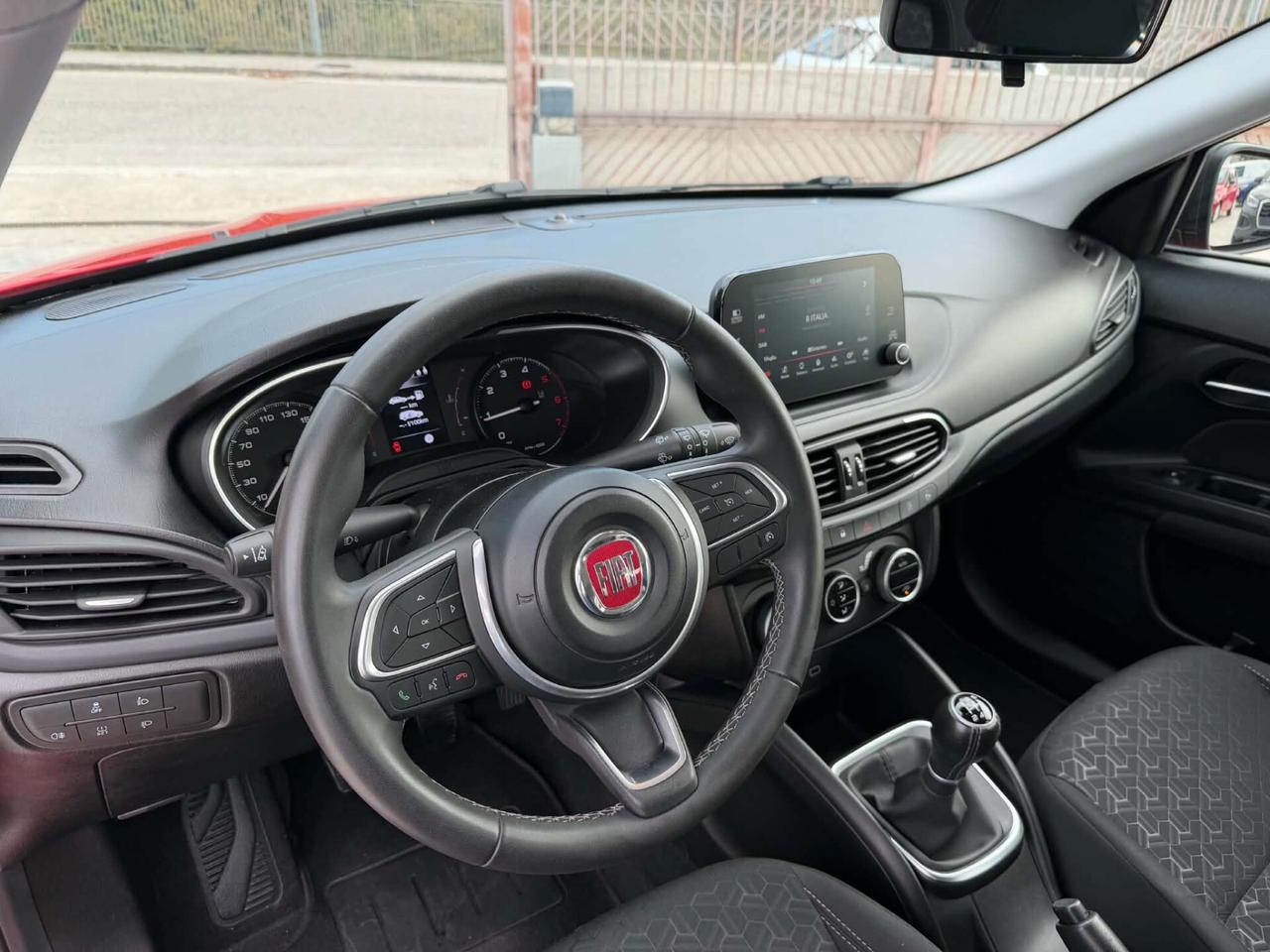 Fiat Tipo 1.3 Mjt 95CV CITY CROSS RETRO CARPLAY