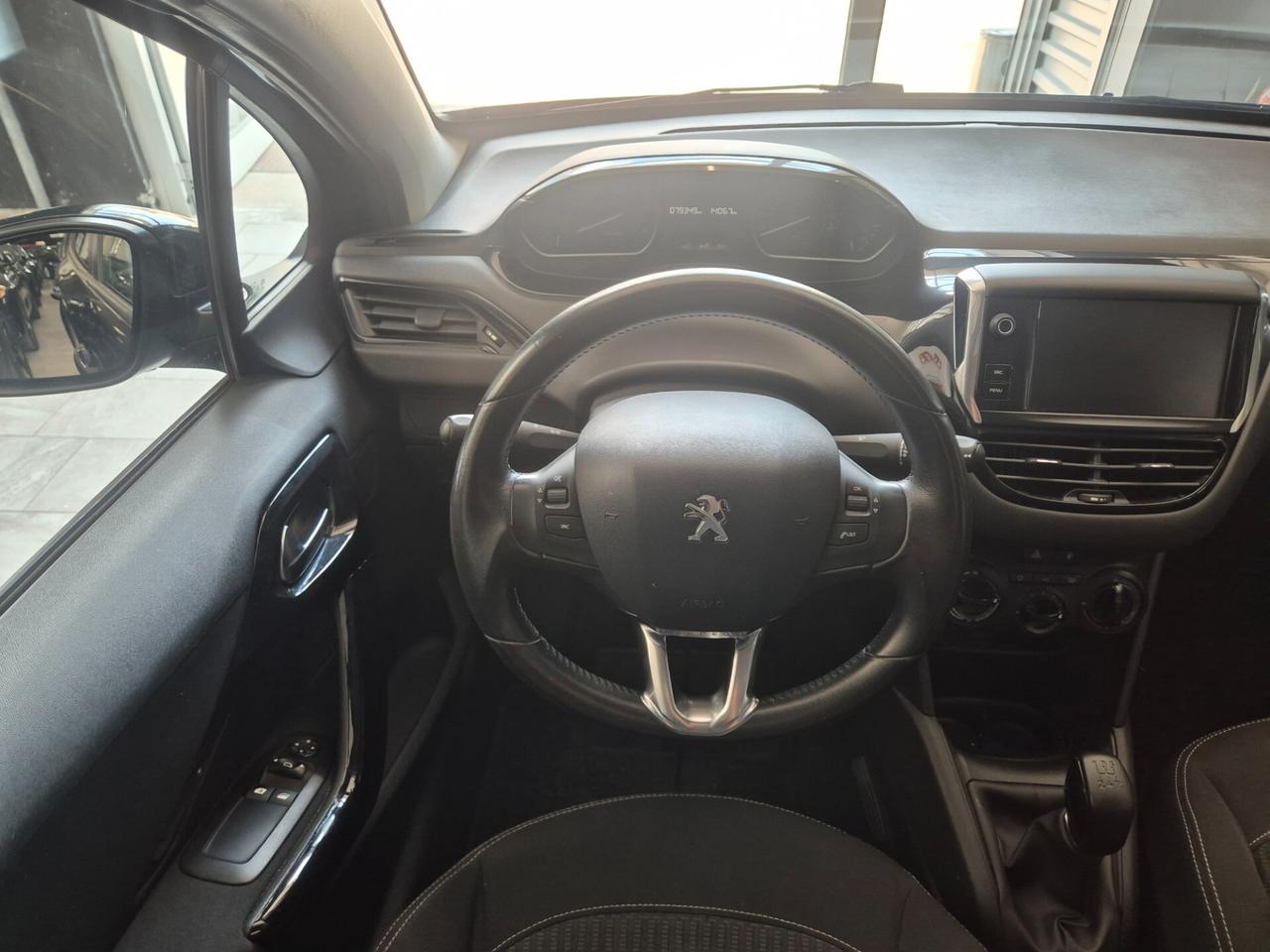 Peugeot 208 BlueHDi 75 5 porte Black Line