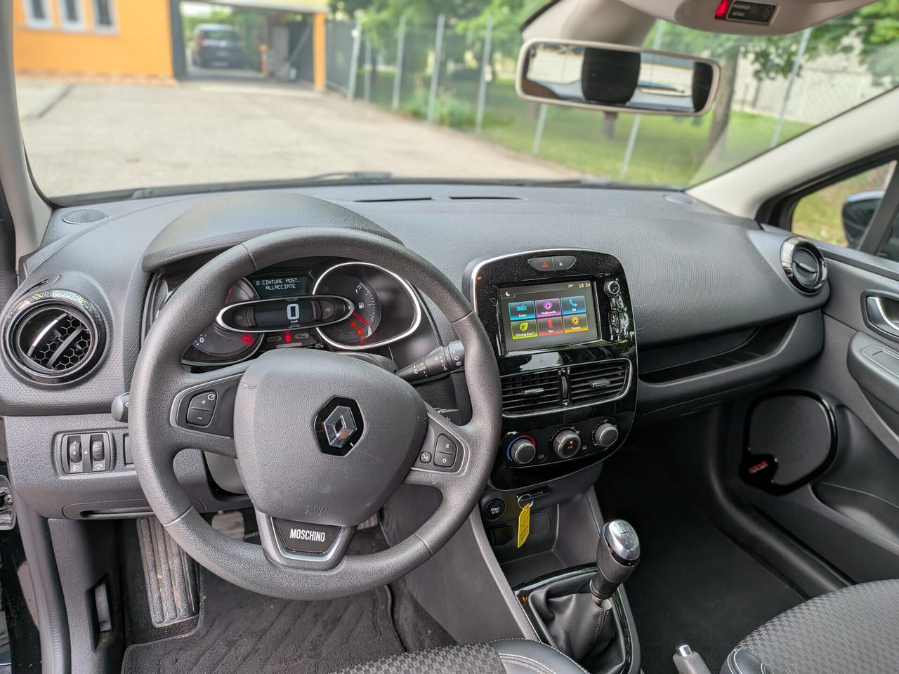 Renault Clio Moschino TCe 5 porte adatta a neopatentati