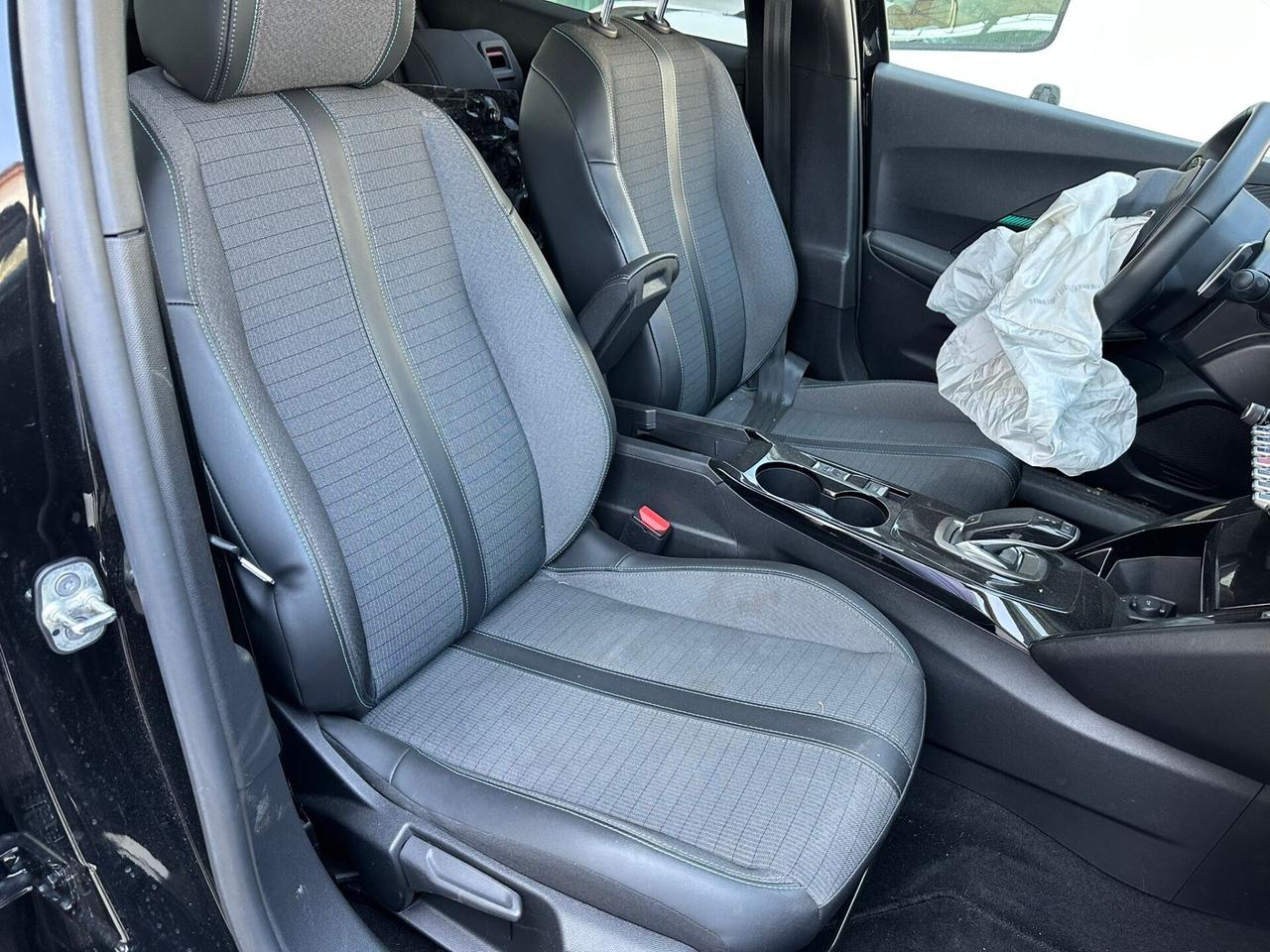 Peugeot 2008 BlueHDi 130 S&S EAT8 Allure SINISTRAT