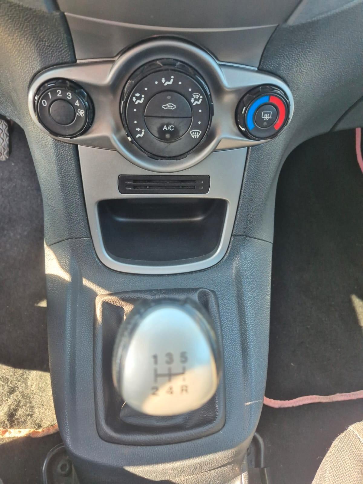 Ford Fiesta 1.2 60CV 5 porte NEOPATENTATI