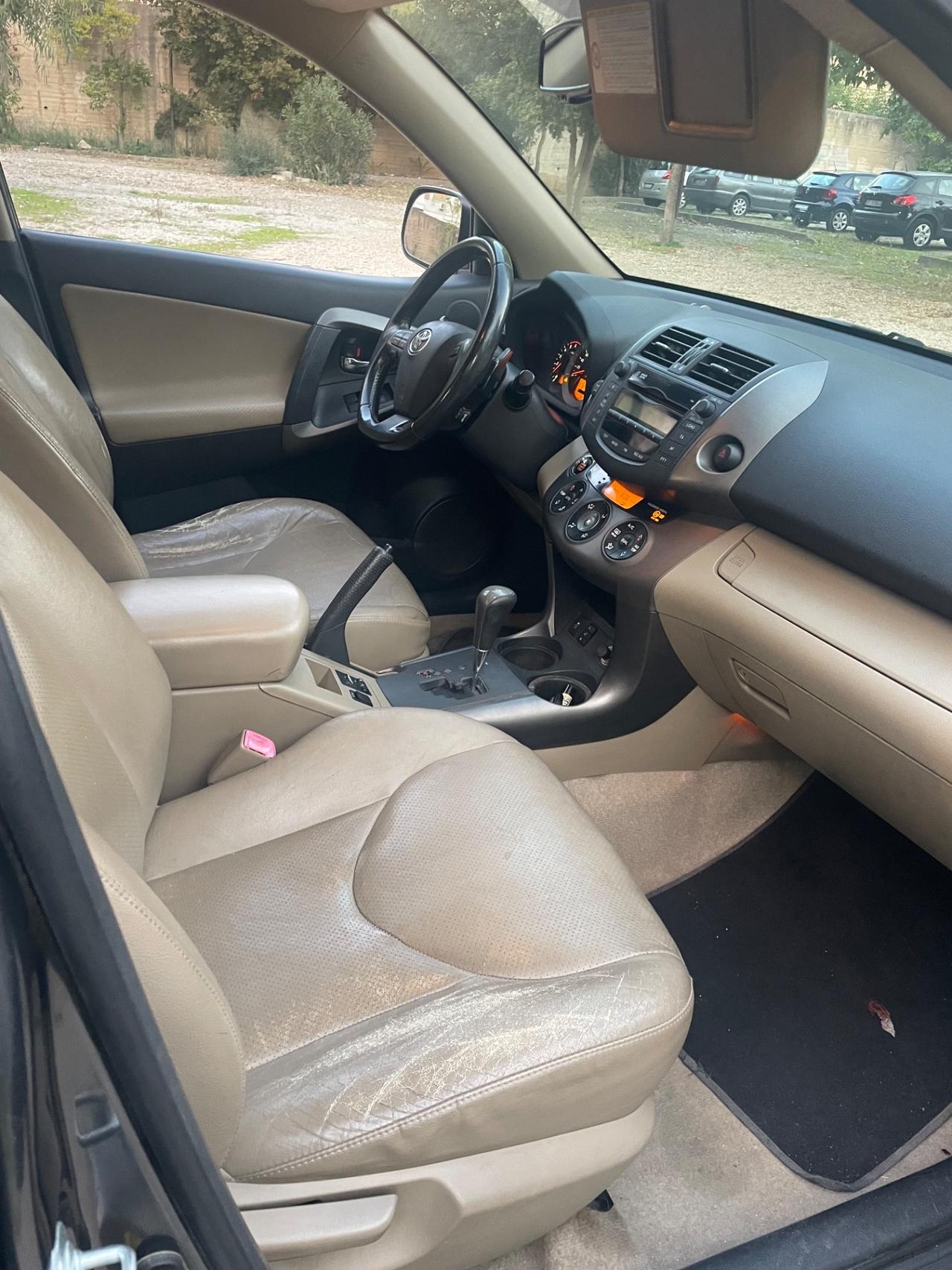 Toyota RAV 4 RAV4 Crossover 2.2 D-4D 150 CV DPF Exclusive