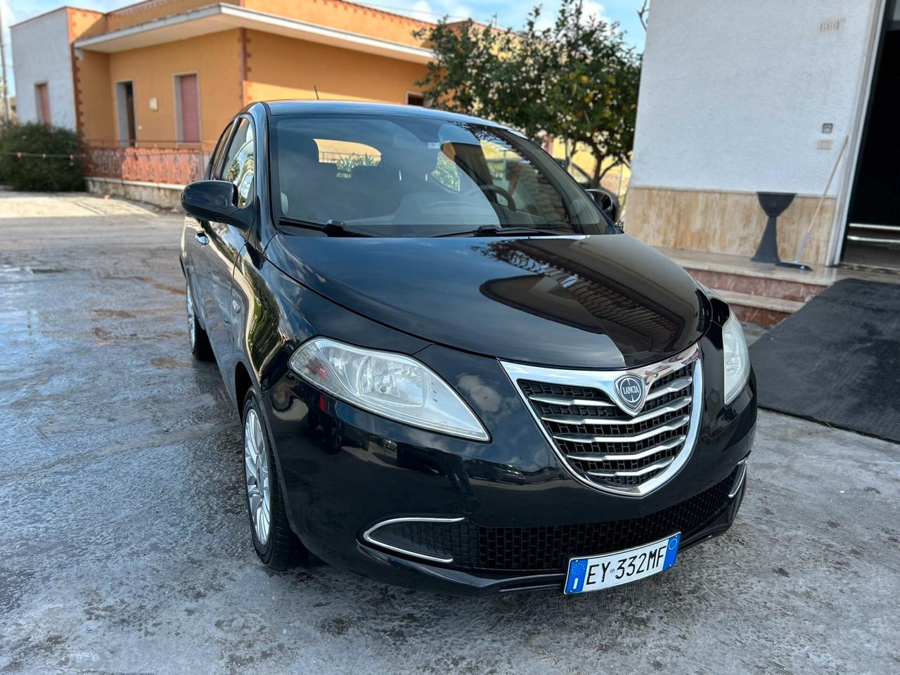 Lancia Ypsilon 1.2 69 CV 5 porte Gold