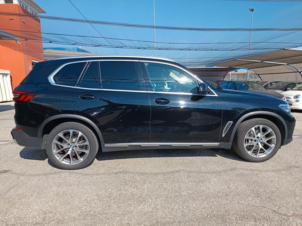 BMW X5 xdrive30d mhev 48V xLine auto